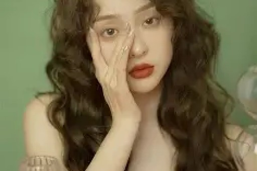 冲上热搜！47岁女演员小李琳复出网友：古装气质依旧