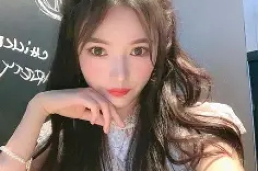 热搜榜辣眼睛小红书被约谈大快人心为了赚快钱什么都顾不上了